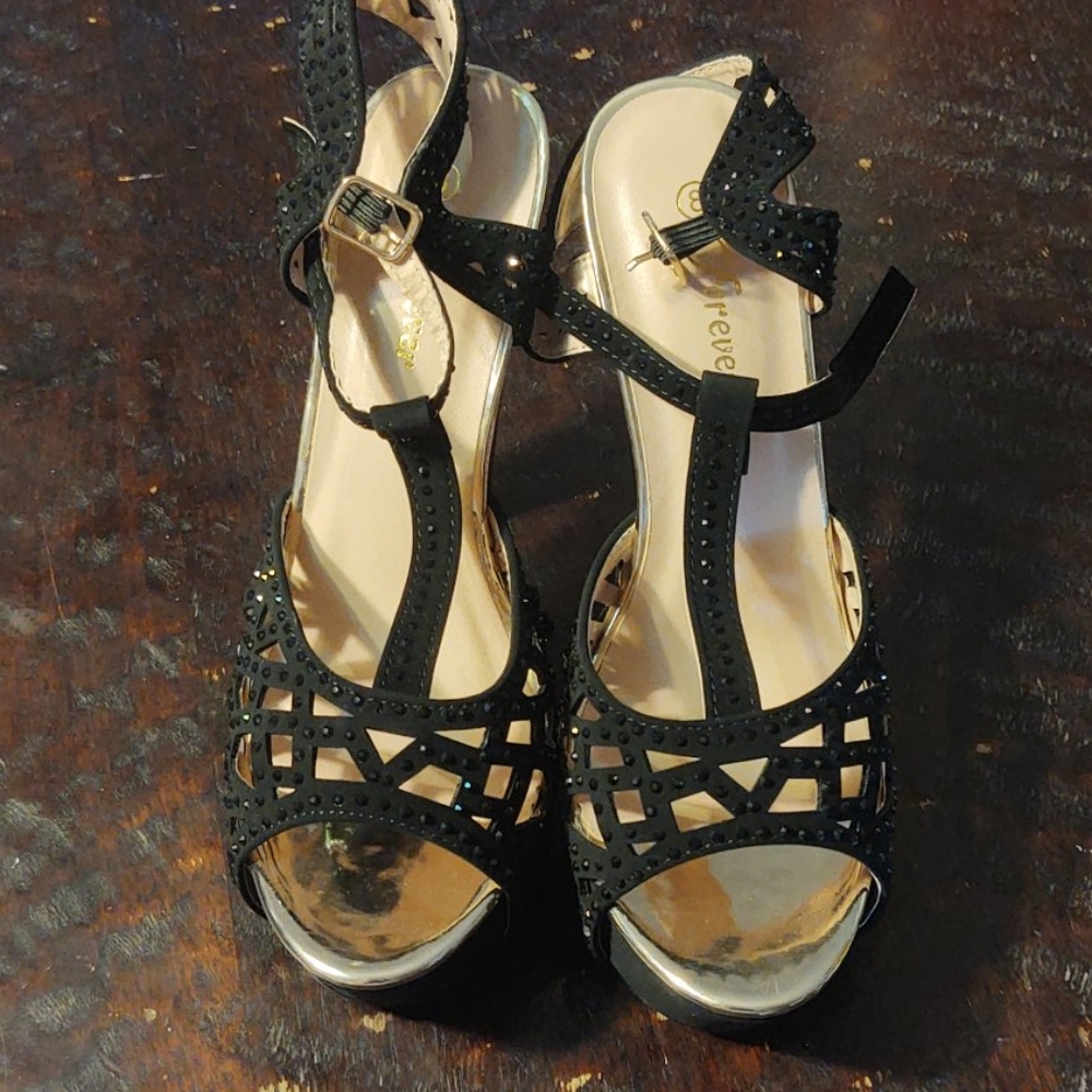 Forever black heels with rhinestones size 8